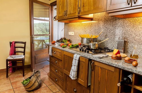 Vilademuls Villa | Casa Castelot - Beautiful and Peaceful Surroundings, Pool, 25 km to beach