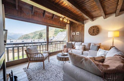 Pujo Ski Chalet | Casa Catania-Acogedora casa con impresionantes vistas-Fibra Optica-5 TV-Chimenea