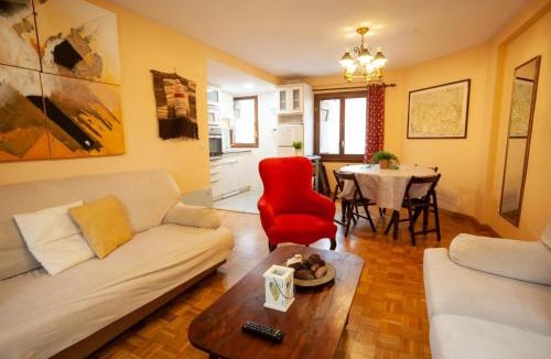 El Pueyo de Jaca Apartment | Casa Celia by CARDI SUITES