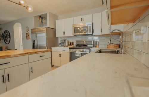 Westgate Heights House | Casa Cerrillos+Hot Tub+Pet Friendly+No Pet Fee!