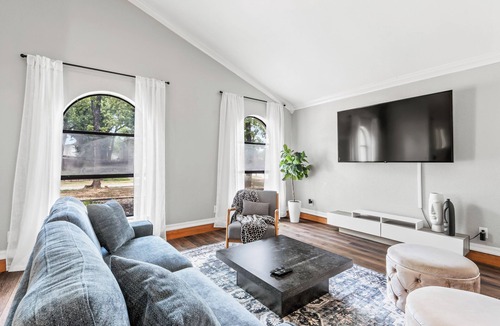 Bedford House | Casa Chilluxe/4BR + Ping Pong