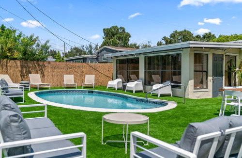 Hallandale Beach Villa | Casa Christina I 5 Min To Beach I Tropical Pool