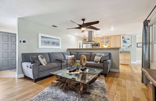 Cocoa Isles Country Club House | Casa Coco | Heated Pool & Outdoor Kitchen
