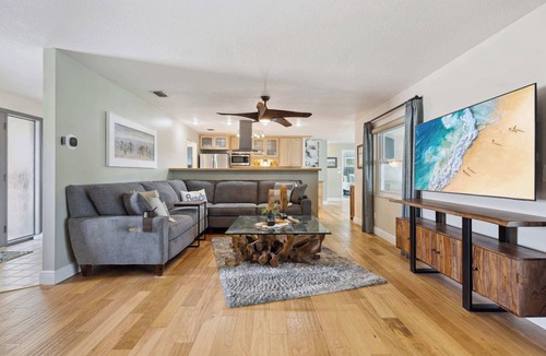 Cocoa Isles Country Club House | Casa Coco | Heated Pool & Outdoor Kitchen