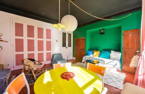 Forcalquier Apartment | casa Colorada centrale avec balcons