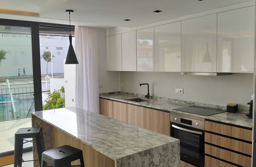 Grao de Gandia House | Casa con embarcadero, ideal para familias.