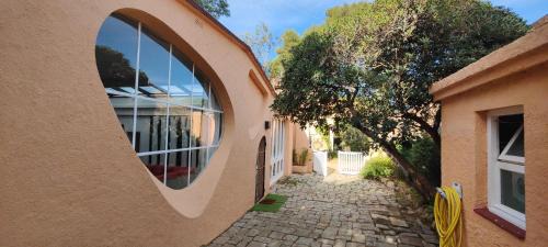 Palamos Villa | Casa con jardín a 45 metros de la playa. ES.