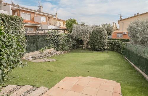 Besalu House | Casa con jardín en Besalú, ideal para familias