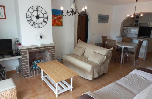 Bon Relax House | Casa con Piscina, A/A, BBQ, WiFi y Garaje en Sant Pere Pescador - ES-89-76