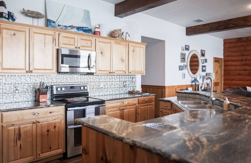 Gordon House | Casa Con Vista . Lake Palo Pinto . NEW . Fully Furnished . Cleaning Fee Included