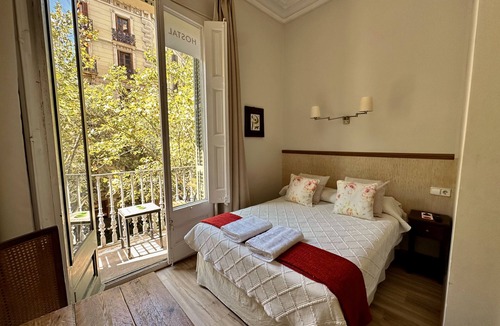 Dreta de l'Eixample House | Casa Consell Gran Via Guest House