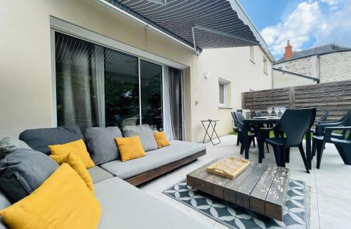 Monplaisir House | Casa Contemporaine