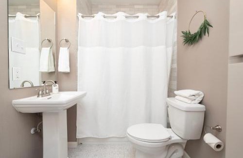 Highland Park House | Casa Cowboy near Downtown, Gourmet Kitchen, Private Yard