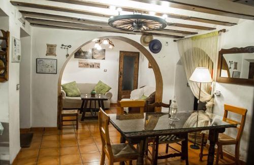 Valdeganga House | Casa Cueva Alegría