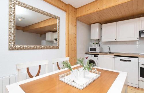El Pueyo de Jaca Apartment | Casa Daniella by BeValle
