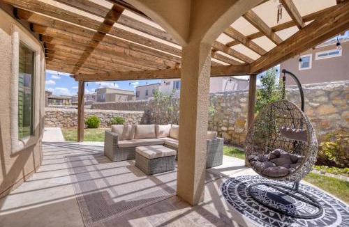 Biggs Field House | Casa De Arbol