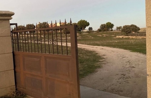 Gallegos de Sobrinos Cottage | CASA DE CAMPO EN LA SIERRA DE AVIAL EN FINCA DE 14 HA PARA USO DE LOS HUÉSPEDES