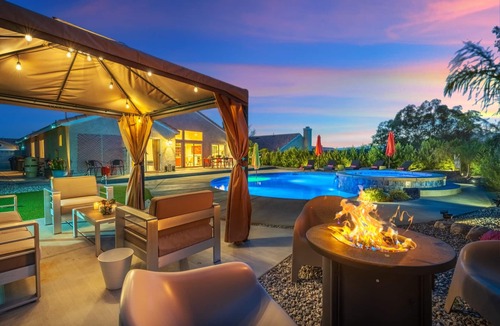 Desert Hot Springs House | Casa De Cadena/Air Hockey, Games, Firepit, BBQ