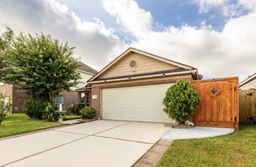 Atascocita House | CASA de Capucine IAH Airport West Lake Houston