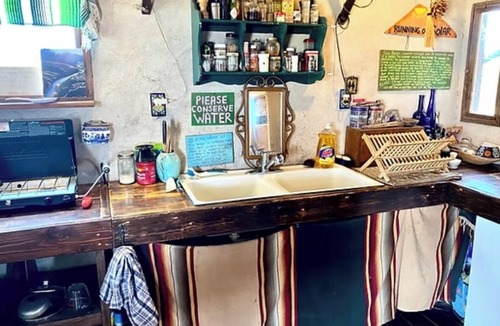 Alpine House | Casa de Creosote: Starry, cozy off-grid Cabin, Terlingua Ranch.