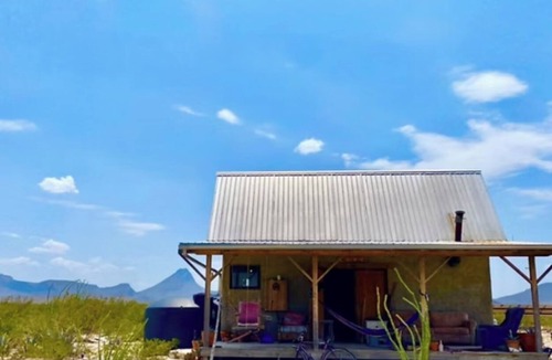Alpine House | Casa de Creosote: Starry, cozy off-grid Cabin, Terlingua Ranch.