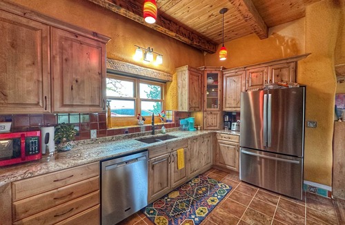 Taos House | Casa De Cuentos-House of Stories