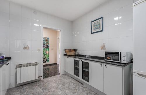 Santa Eulalia de Roncana Apartment | Casa de vacances Mary