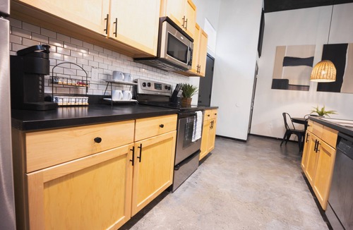 Norman House | Casa de Flo - 3 BD/3 Bath SPACIOUS CONDO