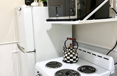 St. Augustine Apartment | Casa de Flora B- Relaxed Elegance in historic St Augustine 🚭