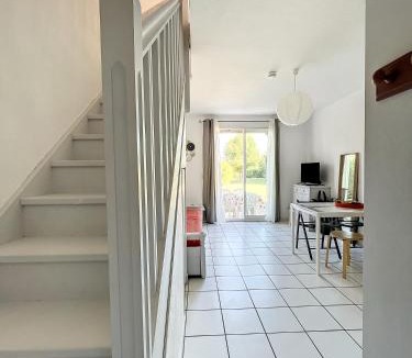 Saint-Saturnin-les-Avignon House | Casa De Provence