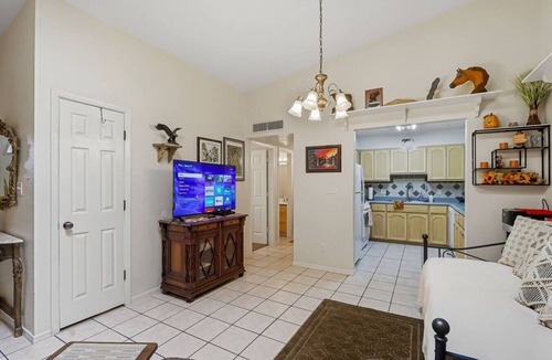 El Paso House | Casa de la Abuelita/Near I-10