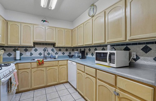 El Paso House | Casa de la Abuelita/Near I-10
