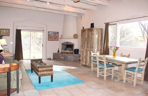 Santa Fe House | Casa De La Luz - 2 BR/2 BA Charming Santa Fe Home-1.6 Mile to Plaza-Pet Friendly