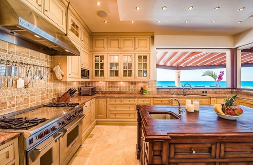 Plum Bay Villa | Casa de la Playa (4/5 Rooms)