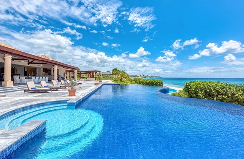 Plum Bay Villa | Casa de la Playa (4/5 Rooms)