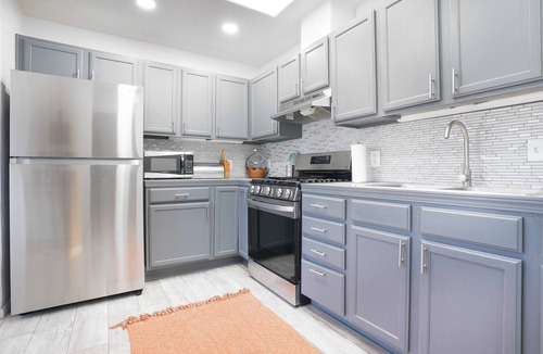 Southside House | Casa de Lilas - Just Steps from Great Food & Art!