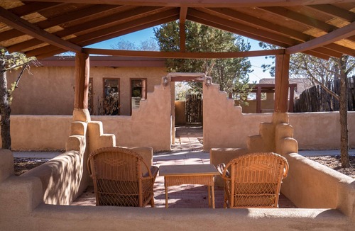 Santa Fe House | Casa de Loco Lobo