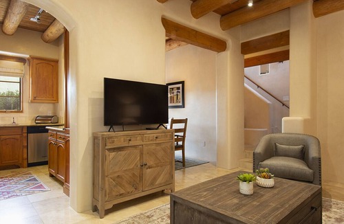Northeast Santa Fe Condo | Casa de los Suenos: Private Hot Tub + Sauna Retreat