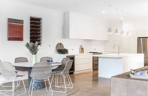 Casuarina House | Casa De Palmeras- 5Bed beachfront holiday home