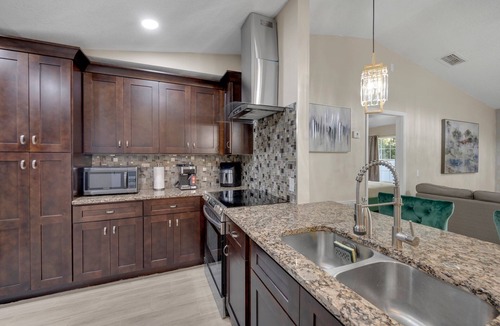 Kissimmee House | Casa De Paradiso - Modern yet comfy home at the center of it all!