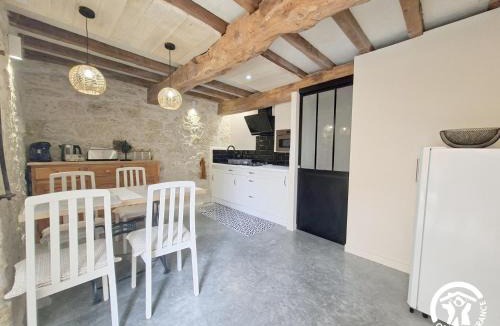 Lussan House | Casa de Pedra