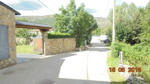 Bellver de Cerdanya House | Casa de piedra y madera vistas a montañas y prados