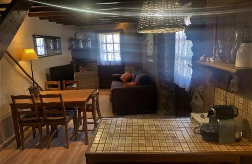 Dorres Apartment | Casa de pueblo con patio en Dorres
