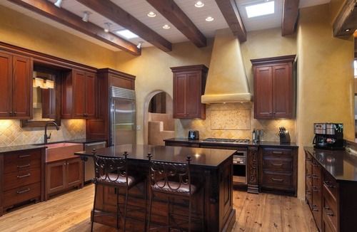 Historic Eastside House | Casa de Shaman | Luxury Eastside Retreat with Mountain Views