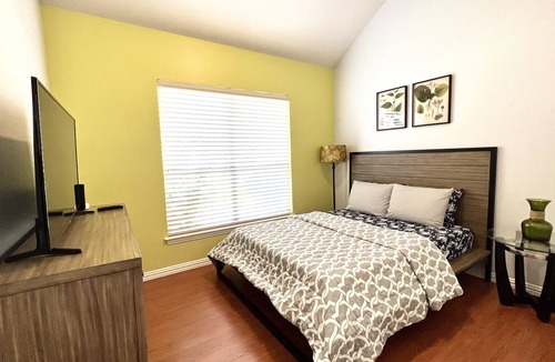 Flower Mound House | Casa-De-Sol: A vibrant home loaded with amenities- Sleeps 14