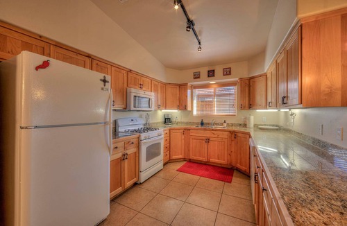 Moab House | Casa de Zia-Downtown, Hot tub, Fireplace, Indoor Pool, Sleeps 9