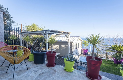 Pozzo House | Casa dei zitelli, nice authentic studio with garden and terrace