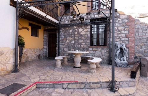 Cella Cottage | Casa del Agüelo: Jiloca Apartment (4 people. Enabled for the disabled