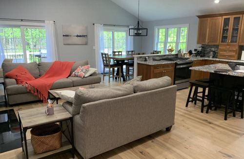 Tolland House | Casa del Bosco - Private Woodland Retreat by Lake - Game Room