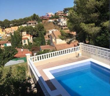 Sant Pere de Ribes House | CASA DEL BOSQUE CON PISCINA EN SITGES